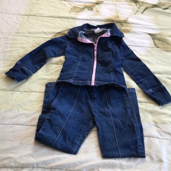 Size 6 - Picture 1 of 3